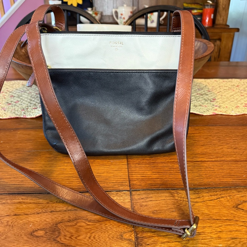 Fossil black and white leather crossbody bag